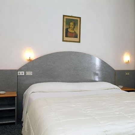 Alba Hotel *