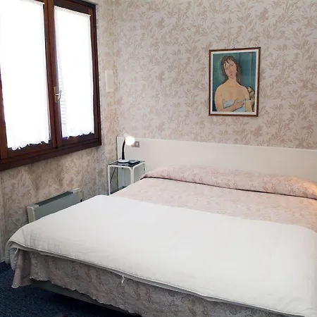 Alba Hotel *